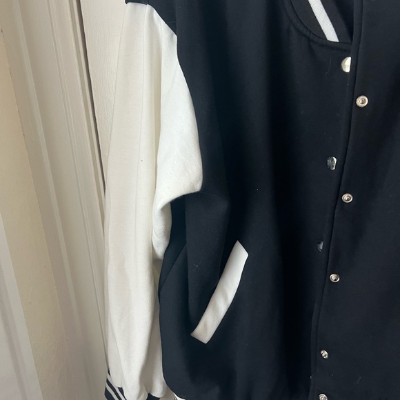 Black & White Classic Varsity Jacket - Picture 5 of 8